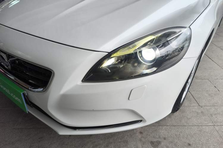Used Volvo V40 2016 T3 Zhiyi Edition