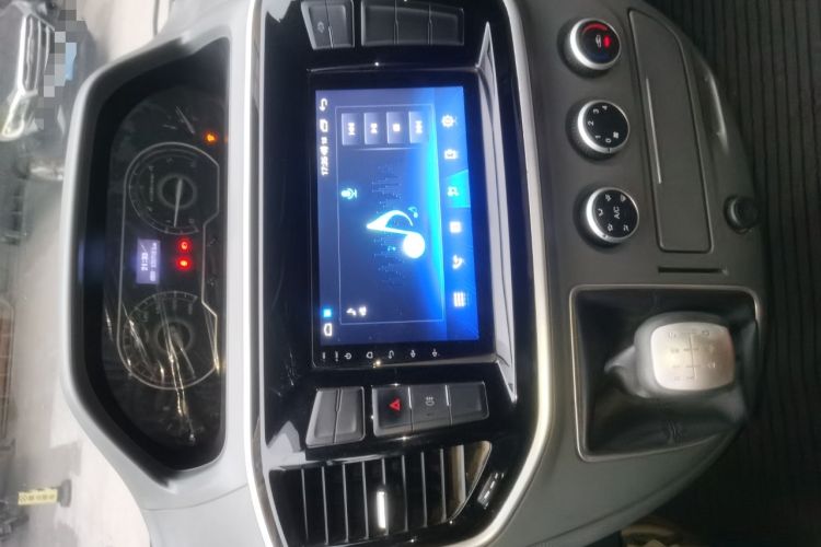 Used SAIC MAXUS Xintu V80 2021 2.0T Manual Classic Aoyuntong Short Wheelbase Mid-Roof 5/6-Seater