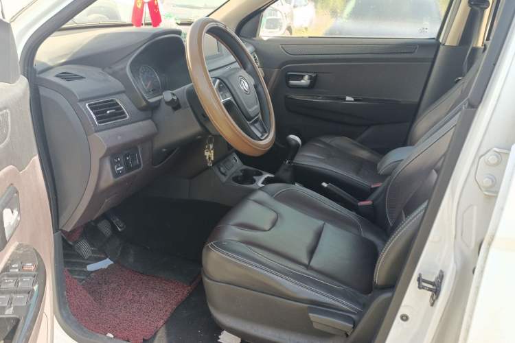 Used Dongfeng Fengon 330 2016 1.5L Manual Enjoyment Model DK15 Left Front Seat