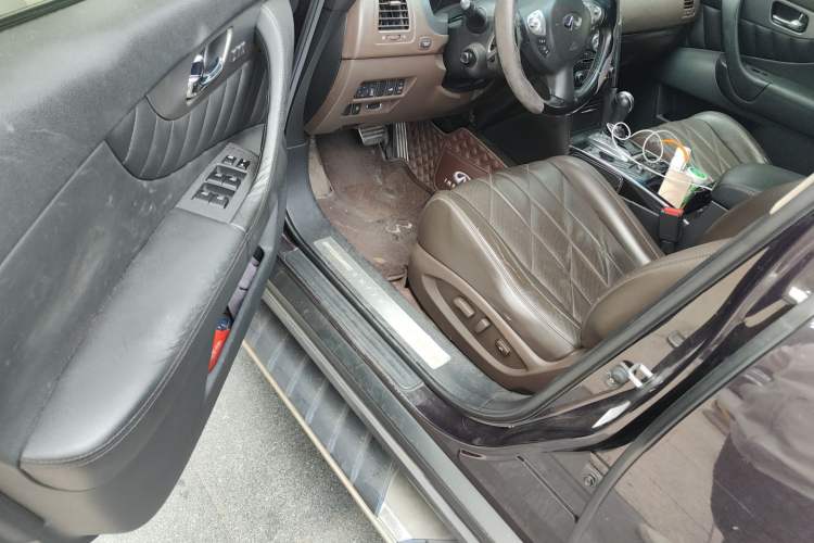 Used Infiniti FX 2011 FX35 Supreme Edition
