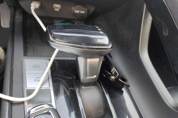Used Hyundai Elantra 2021 1.5L CVT LUX Prestige Edition Gear Lever
