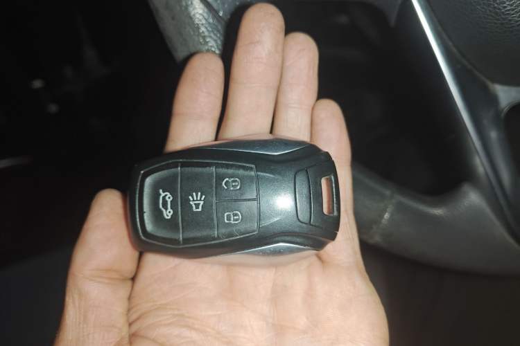 Used Soueast DX7 2016 1.5T Manual Triumph Edition
