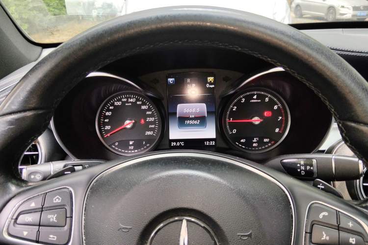 Used Mercedes-Benz GLC 2017 GLC 300 4MATIC Sport Edition Instrument Cluster