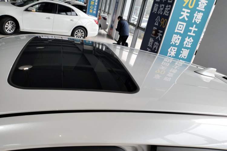 Used Toyota IZOA 2021 Dual-Motor 2.0L Yixiang Edition Roof