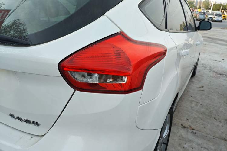 Used Ford Focus 2015 Hatchback 1.6L Automatic Comfort Model Right Rear Taillight