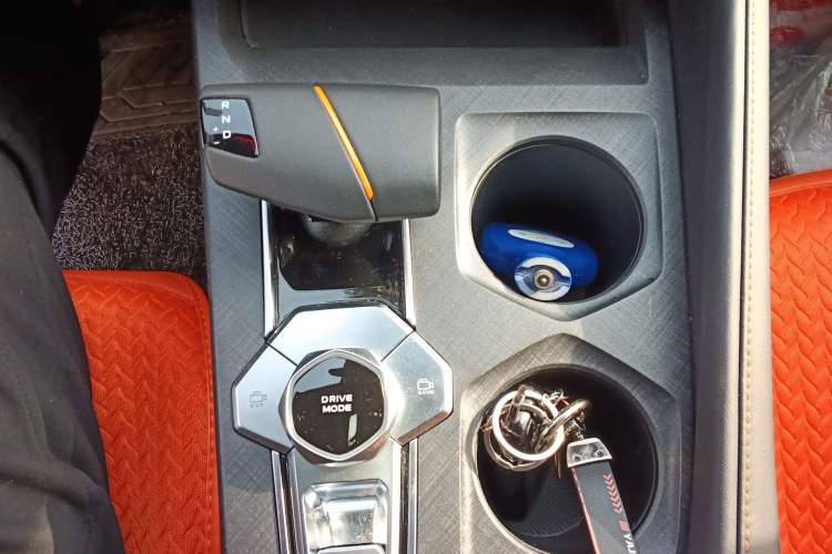 Used CHANGAN UNI-V 2024 1.5T Luxury Edition Gear Lever