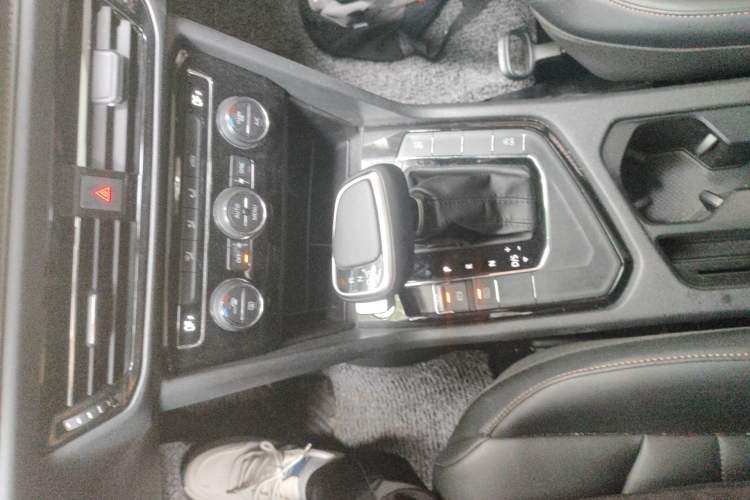 Used Volkswagen Tharu 2020 280TSI Two-Wheel Drive Comfort Edition China VI Standard Gear Lever