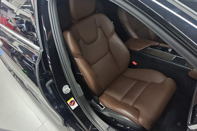 Used Volvo S90 2023 B5 Zhiyuan Luxury Edition