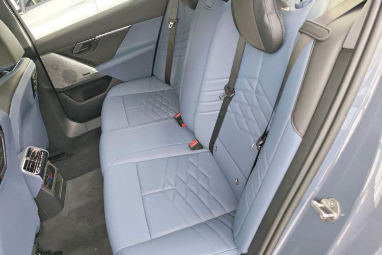 Used BMW i5 2024 eDrive 35L Prestige Luxury Package Left Rear Seat