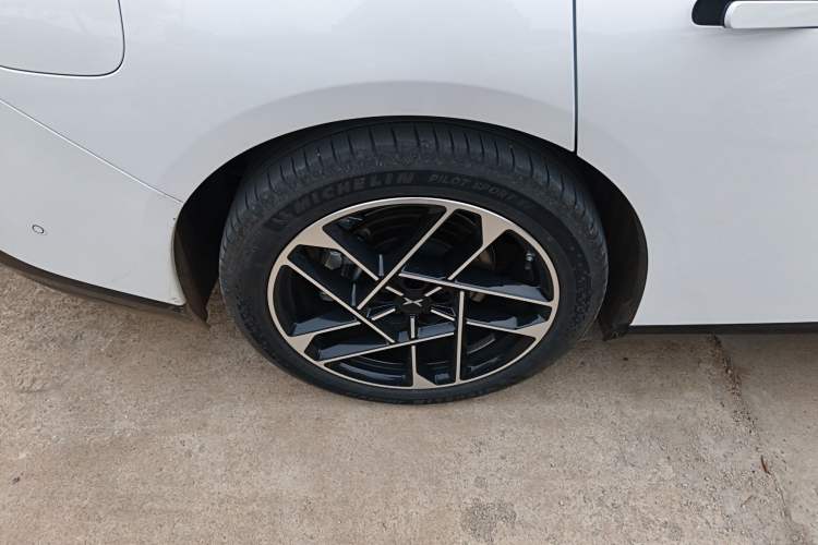 Used XPeng P7+ 2024 Long-Range Max Right Rear Wheel Hub