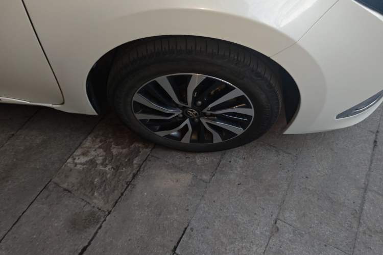 Used Toyota Corolla 2018 Dual-Engine 1.8L E-CVT Smart Edition Right Front Wheel Hub