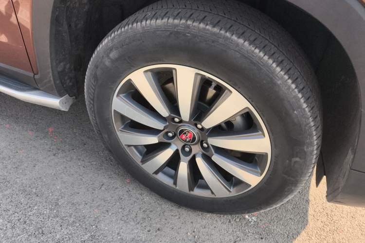 Used Roewe RX8 2018 30T Smart Connectivity Two-Wheel Drive Flagship Edition
