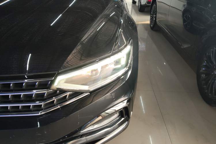 Used Volkswagen Magotan 2023 2 Million Units Commemorative Edition 330TSI DSG Luxury Version
