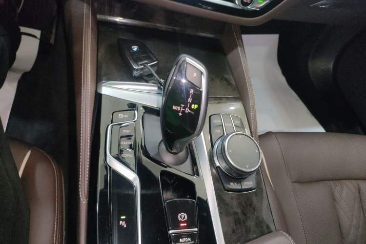 Used BMW 5 Series 2022 Second Facelift 525Li M Sport Package