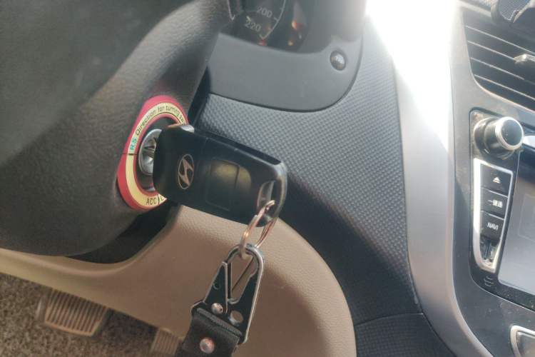 Used Hyundai Verna (older generation) 2014 1.4L Automatic Smart GLS Vehicle Key