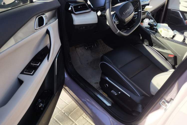 Used Lynk & Co 06 2021 1.5T Shero Pink Special Edition