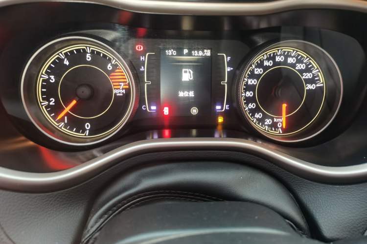 Used Jeep Cherokee 2016 2.4L Leading Edition
