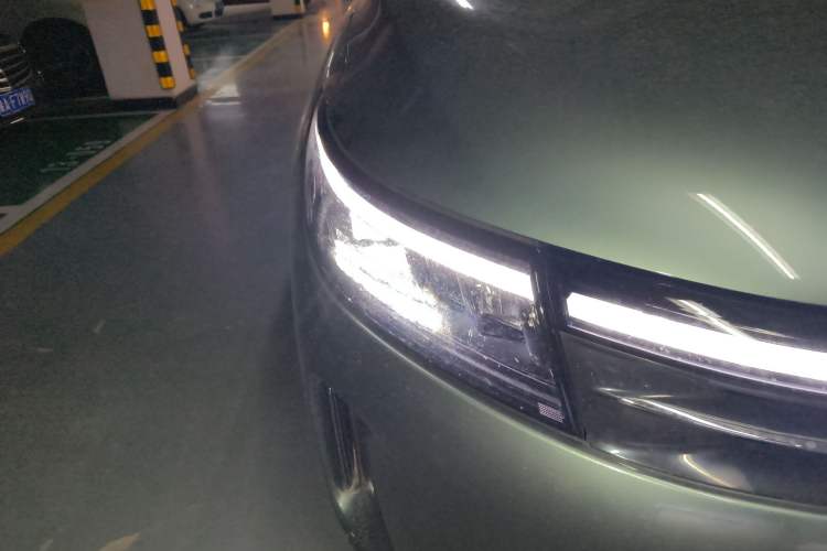 Used Hima AITO M7 2022 1.5T Four-Wheel Drive Luxury Edition Right Front Headlight