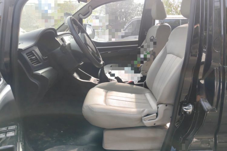 Used FORTHING Lingzhi 2022 M5 1.6L Practical Model 5 Seats Left Front Seat