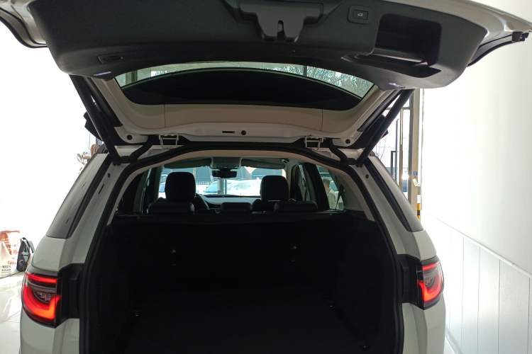 Used Land Rover Discovery Sport 2024 Luxury Custom Edition Trunk