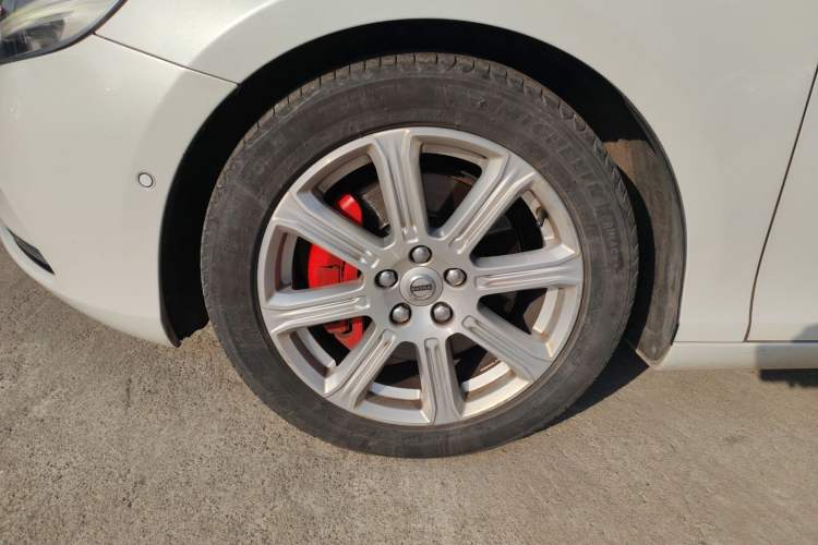 Used Volvo V40 2017 T3 Zhiya Edition Exterior 3