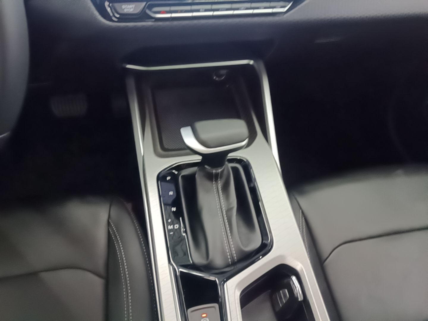 Geely Auto Emgrand 2025 4th Generation 1.5L CVT Luxury Version — снимка 16