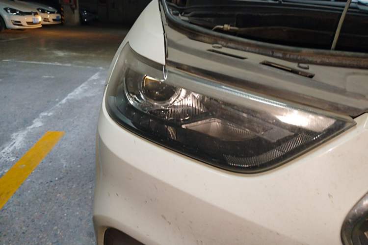 Used Haval H6 2018 Blue Label Sport Edition 1.5T Automatic Two-Wheel Drive Prestige Model Right Front Headlight