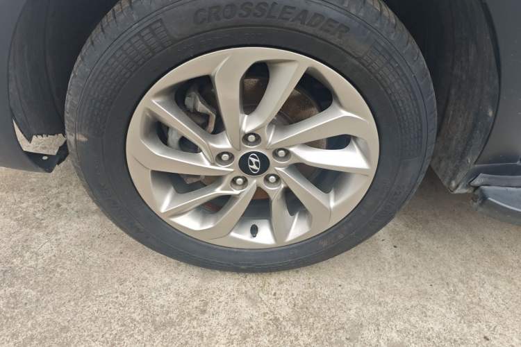 Used Hyundai Tucson 2015 2.0L Automatic Two-Wheel Drive Smart Version
