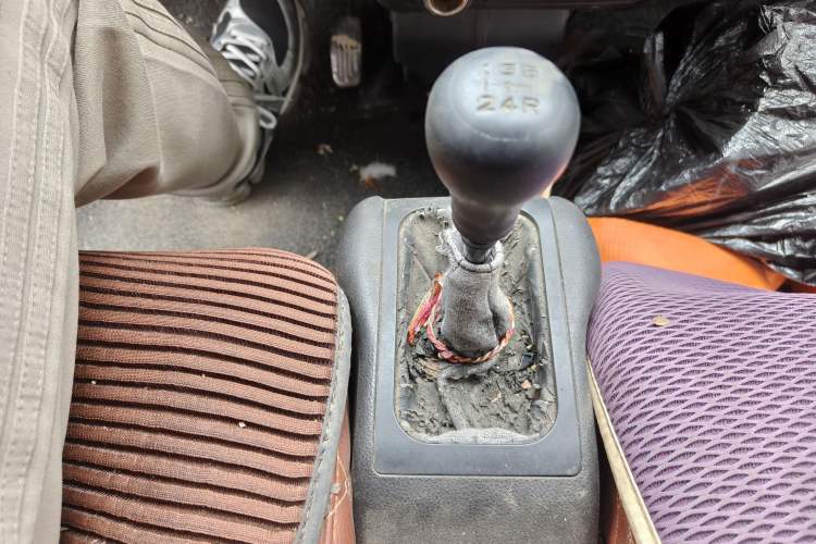 Used Wuling Rongguang 2011 1.2L Base Version
