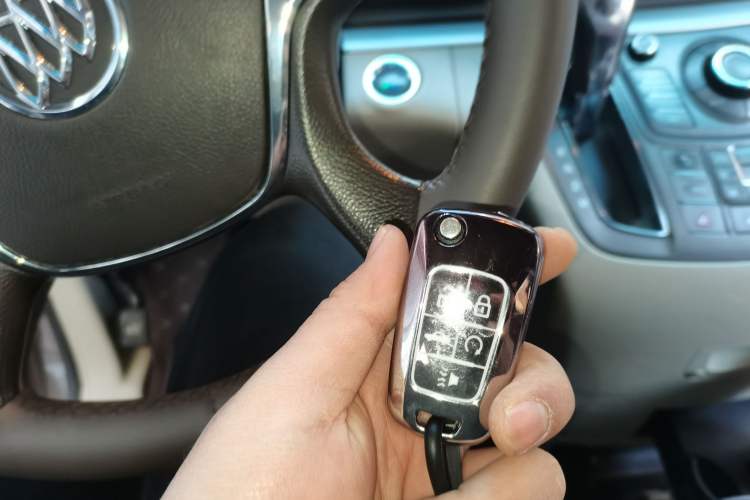 Used Buick GL8 2011 3.0L GT Luxury Business Haoya Edition