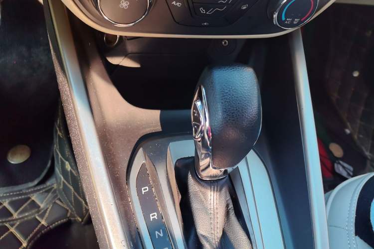 Used Ford Escort 2015 1.5L Automatic Comfort Edition Gear Lever