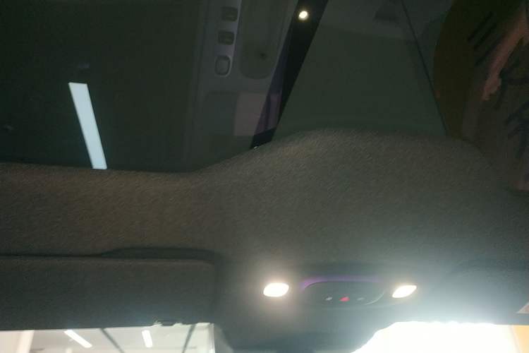 Used Xiaomi Auto SU7 2024 Rear-Drive Long-Range Intelligent Driving Version Headliner
