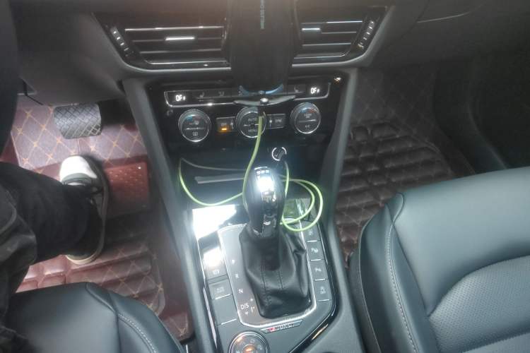 Used Volkswagen Tharu 2020 Revised Version 330TSI Four-Wheel Drive Flagship Edition China VI Gear Lever