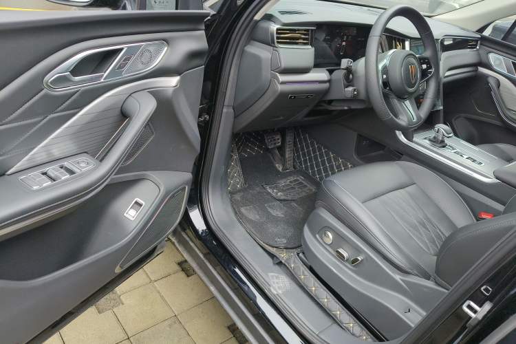 Used Hongqi HS7 PHEV 2024 2.0T PHEV Four-Wheel Drive Flagship Edition 6 Seats Driver Seat