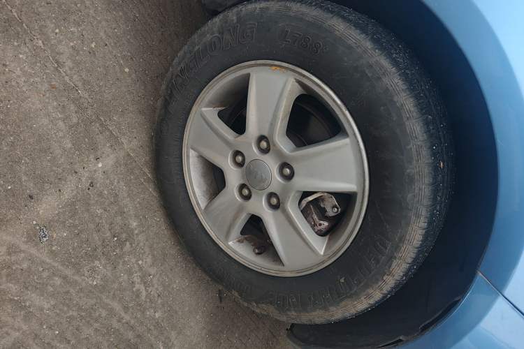 Used Kia Forte 2012 1.6L MT GL Commemorative Edition Right Front Wheel Hub