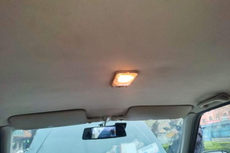 Used JMC Baodian 2016 2.8T New Value-Added Diesel Two-Wheel Drive Extended Cargo Basic Version JX493ZLQ4F
