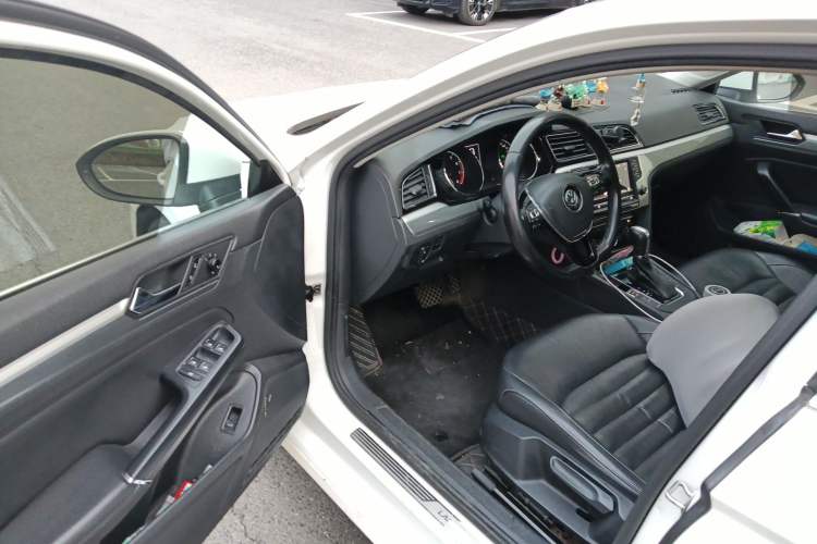 Used Volkswagen Lamando 2018 280TSI DSG Comfort Edition Driver Seat