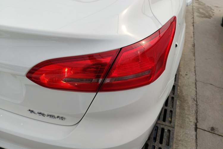 Used Ford Focus 2017 Sedan 1.6L Manual Comfort Plus SmartDrive Edition