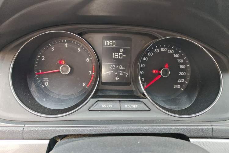 Used Volkswagen Lavida 2017 1.6L Manual Comfort Edition Odometer Close Up