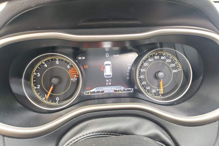 Used Jeep Cherokee 2017 2.0L Superior Edition
