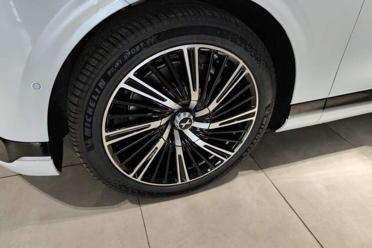 Used XPeng G9 2025 725 with Ultra-Long Range Max Left Front Wheel Hub