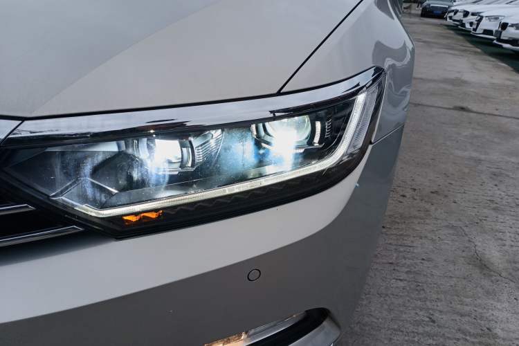 Used Volkswagen Magotan 2019 330TSI DSG Luxury Version China VI Standard
