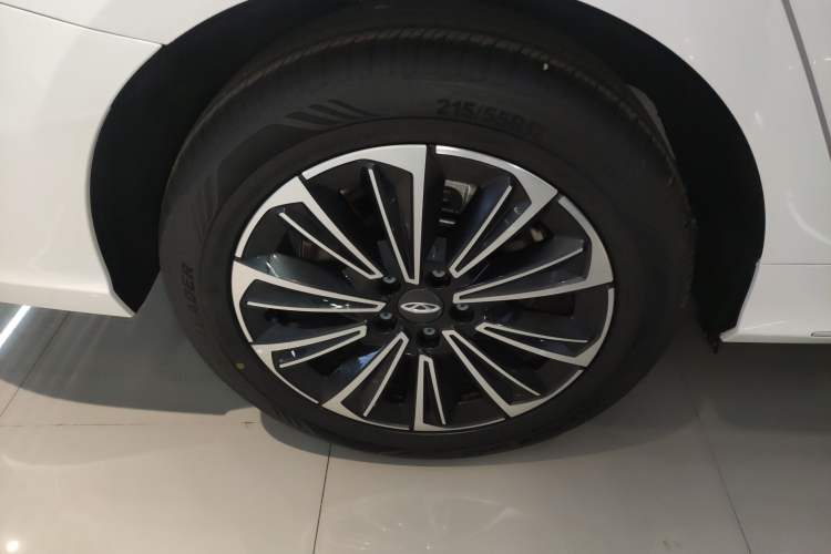 Used Chery Fengyun A8 2024 127 Far Voyage Luxury Edition Right Rear Wheel Hub