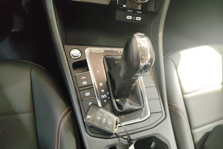 Used Volkswagen Bora 2026 200TSI DSG Yuexing Navigation Edition Gear Lever