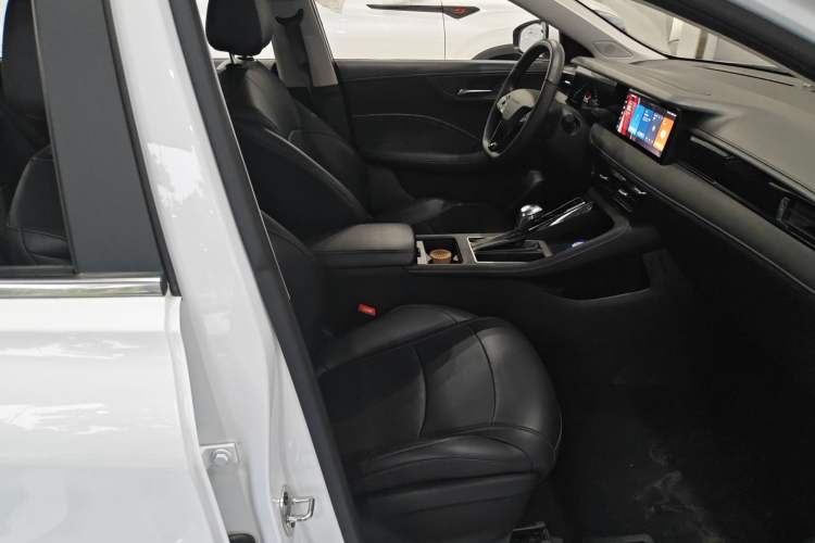 Used Roewe i5 2023 1.5L CVT Luxury Edition Right Front Seat