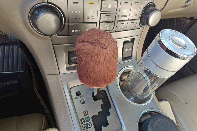 Used Toyota Highlander 2011 2.7L Two-Wheel Drive 7-Seater Luxury Edition Gear Lever