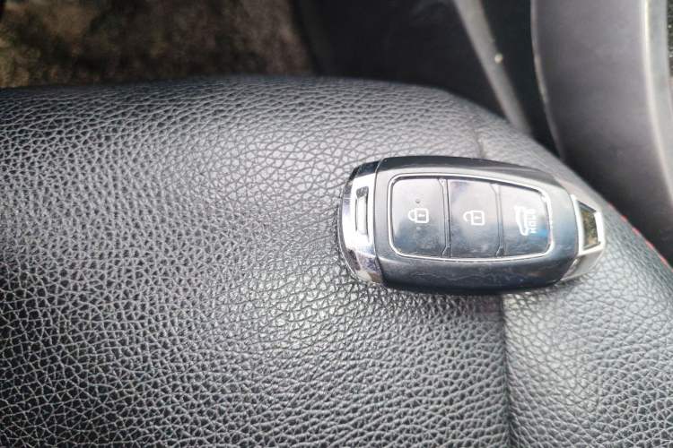 Used Hyundai Elantra (5th Generation / Langdong) 2015 1.6L Automatic Leading Model Vehicle Key