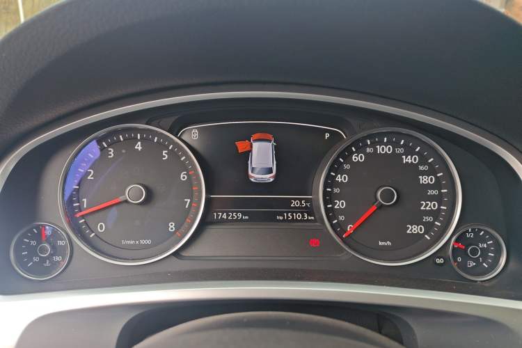 Used Volkswagen Touareg 2017 3.0 TSI Yuyue Model Instrument Cluster