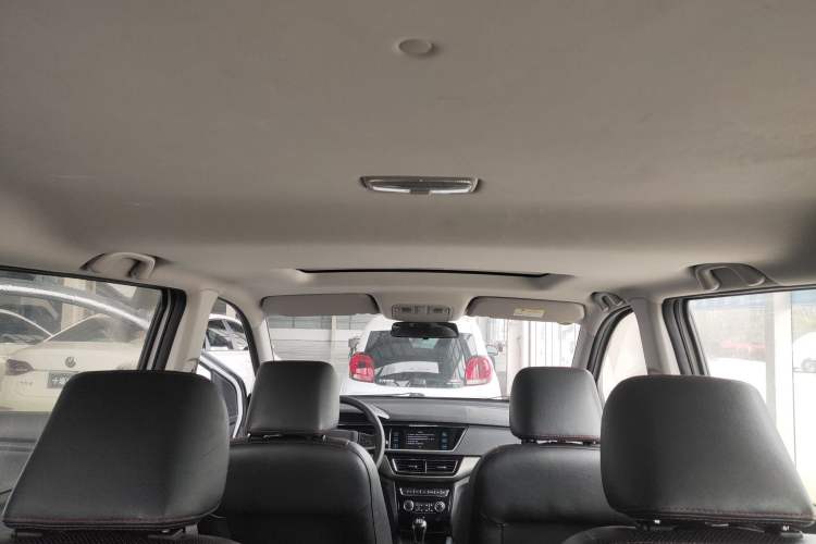 Used CHANGAN KAICHENG Oushang A600 2016 1.5L Manual Luxury 6-Seater Headliner