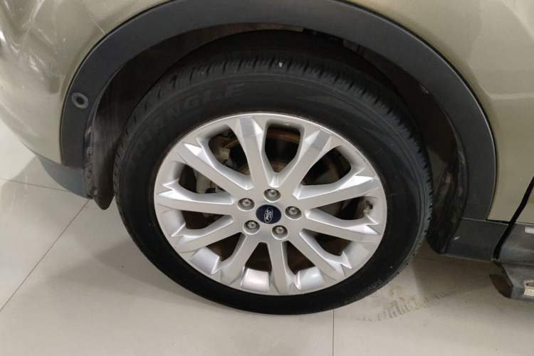 Used Ford Kuga 2015 2.0L GTDi Four-Wheel Drive Prestige Model
